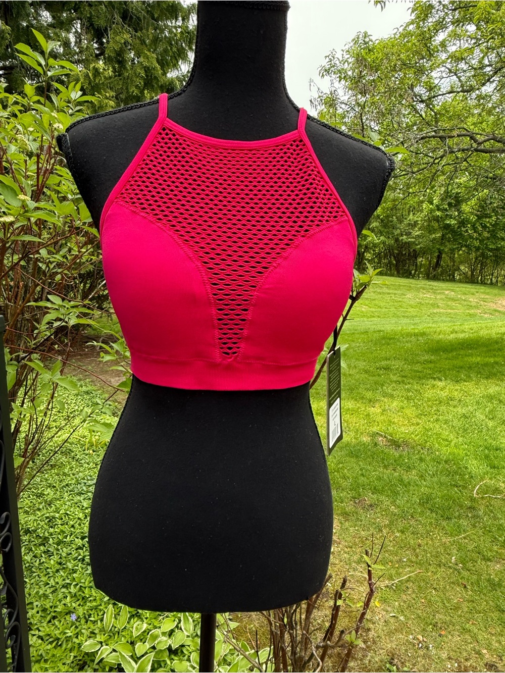 Seamless High-Neck Bralette -Rubine red  size L new with tag STYLE:SLW-2134B